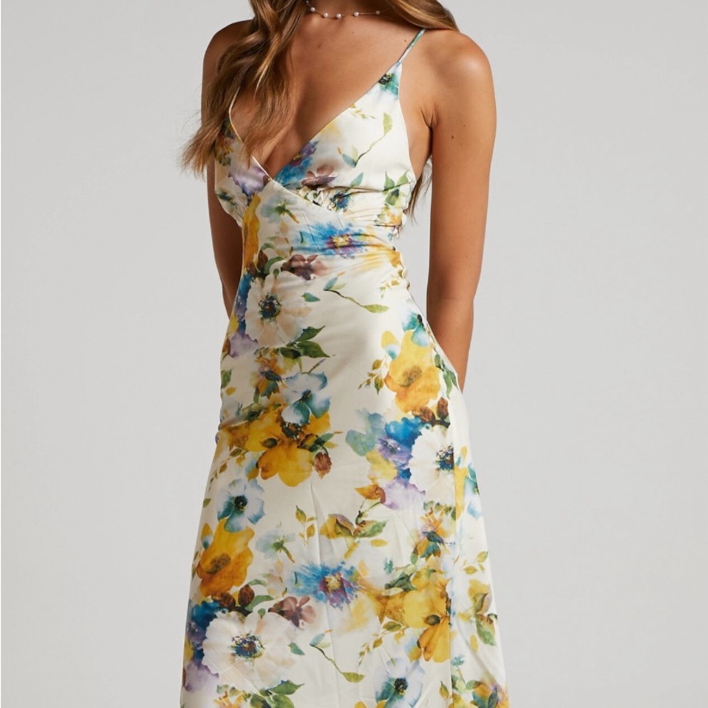 TRICIA MIDI DRESS - PLUNGE STRAPPY BACK SLIP DRESS IN CREAM FLORAL